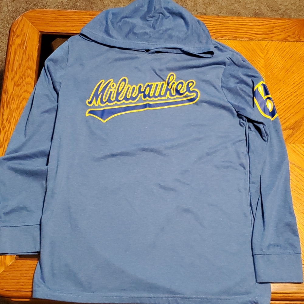 Milwaukee Brewers long sleeve top